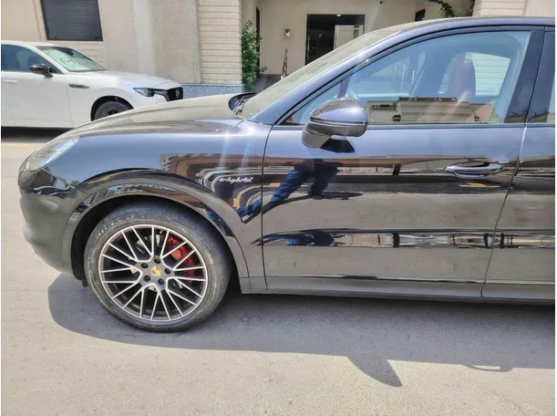 Car image 9