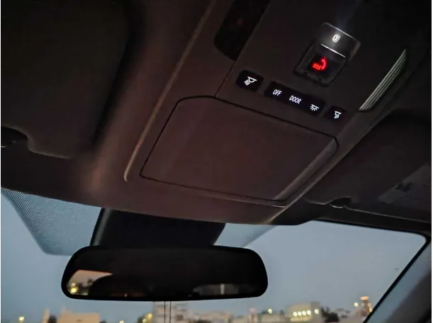 Car image 37