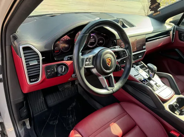 Car image 11