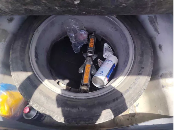 Car image 30