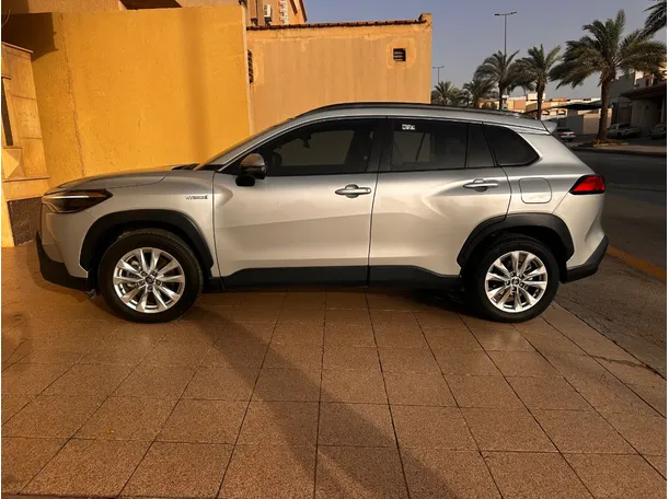 Car image 8