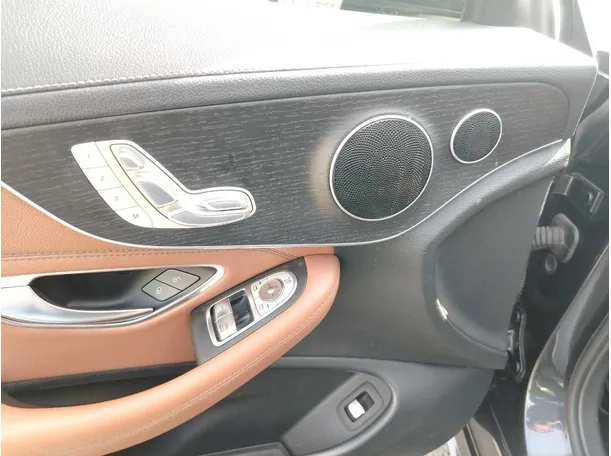 Car image 37
