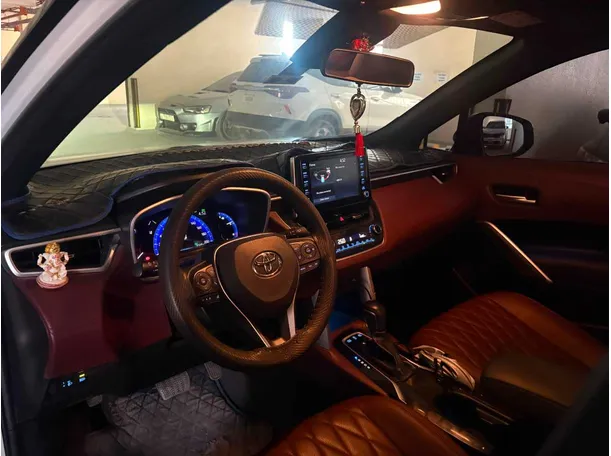 Car image 11