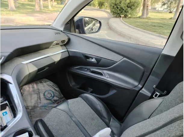 Car image 22