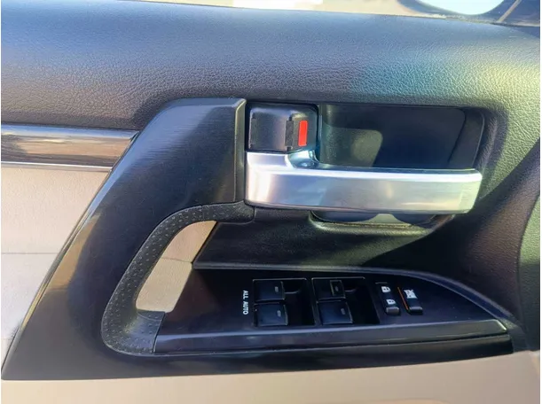 Car image 35