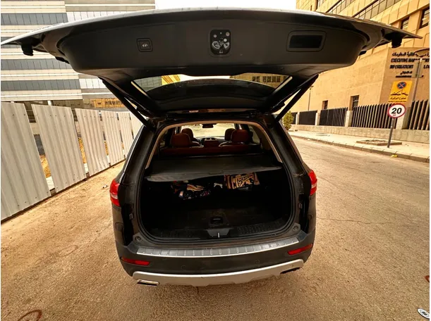 Car image 21
