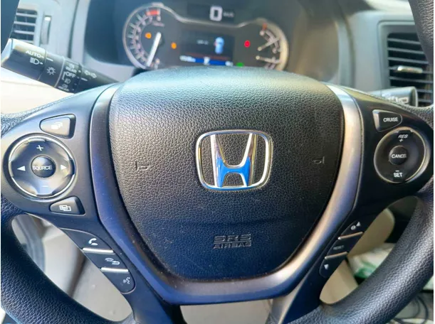 Car image 28