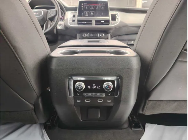 Car image 26