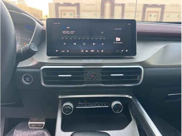 Car image 16