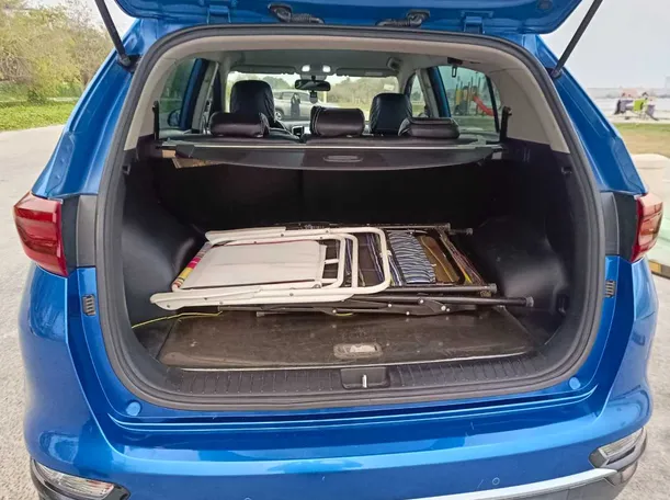 Car image 27