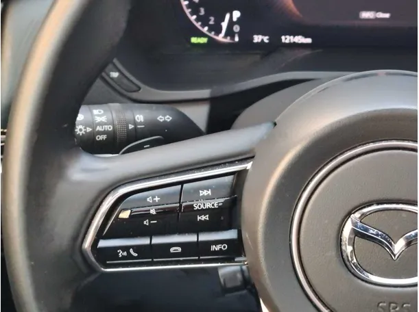 Car image 26