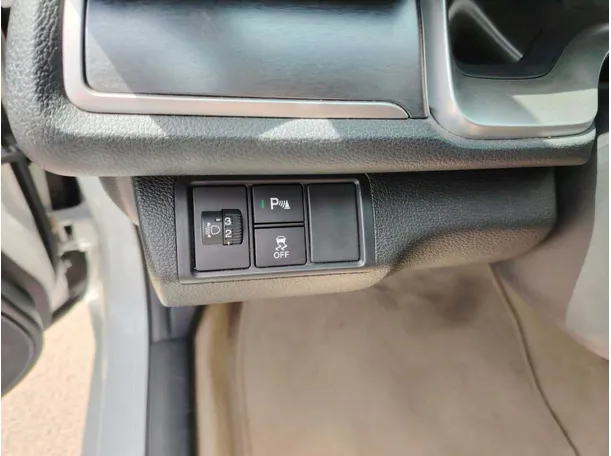 Car image 40