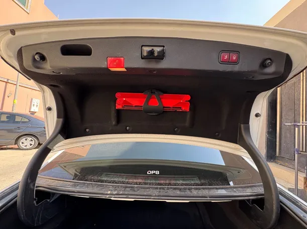 Car image 22