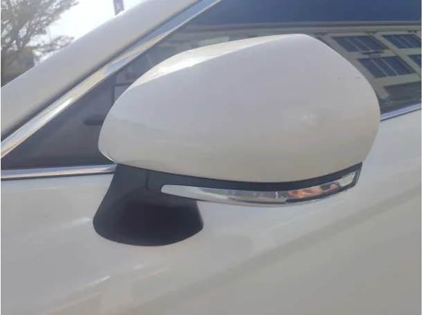 Car image 28