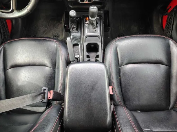 Car image 19