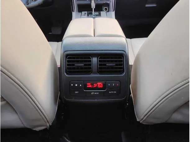 Car image 33