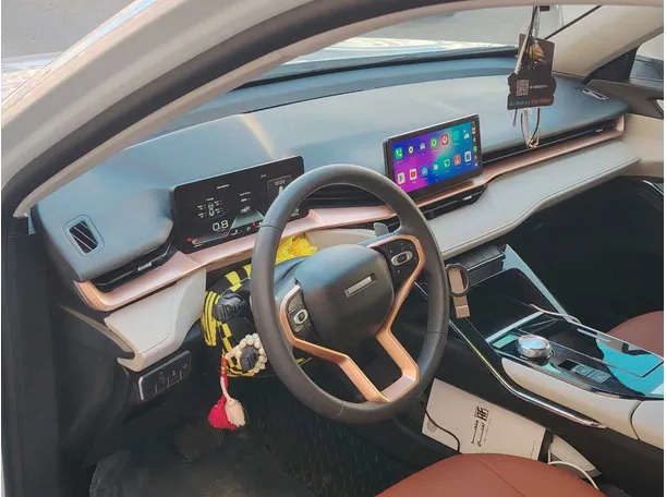 Car image 13