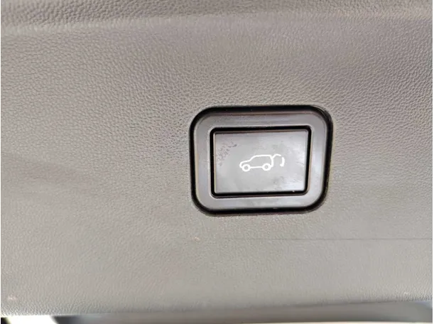 Car image 34