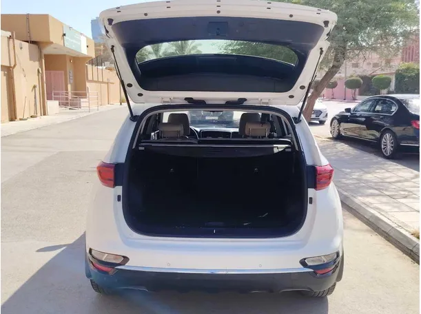 Car image 21