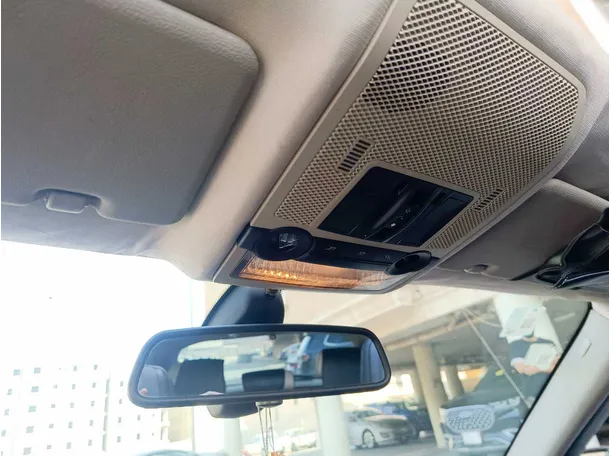 Car image 28