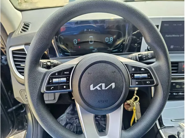 Car image 23