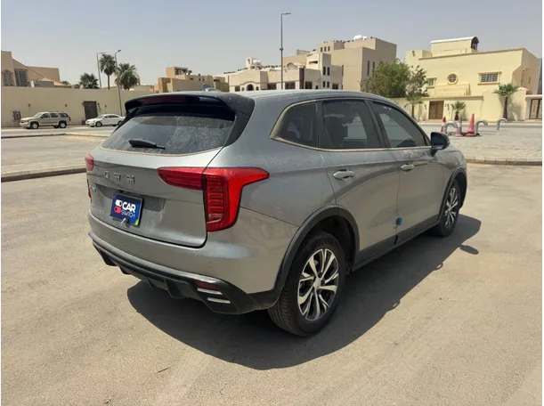Car image 5