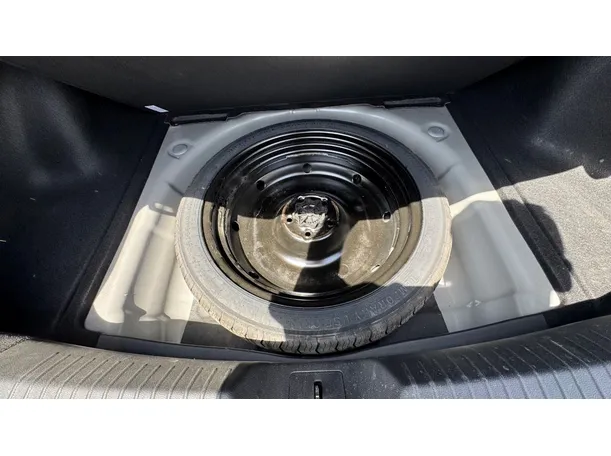 Car image 27