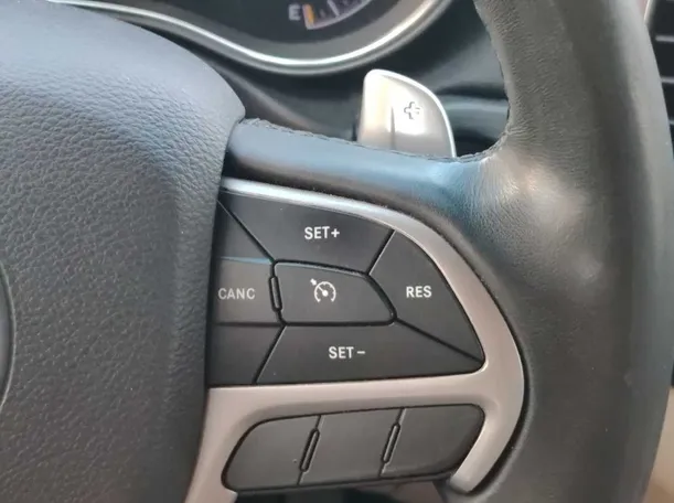Car image 27