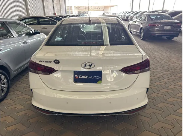 Car image 6