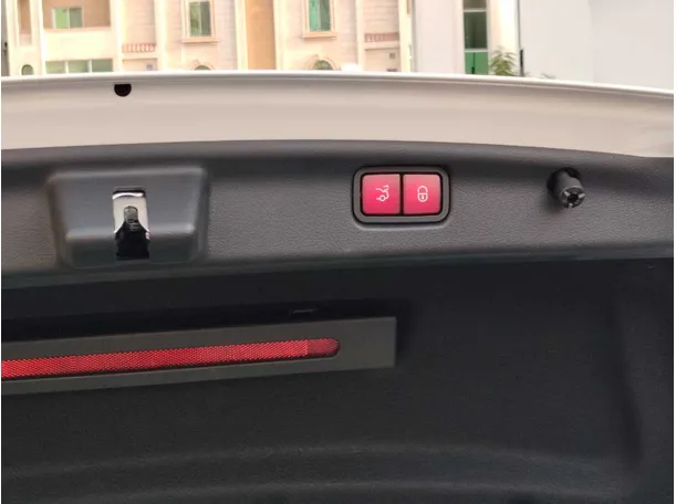Car image 34
