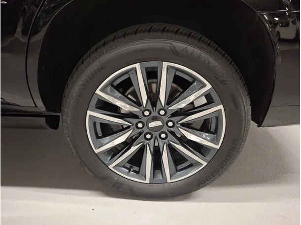 Car image 9