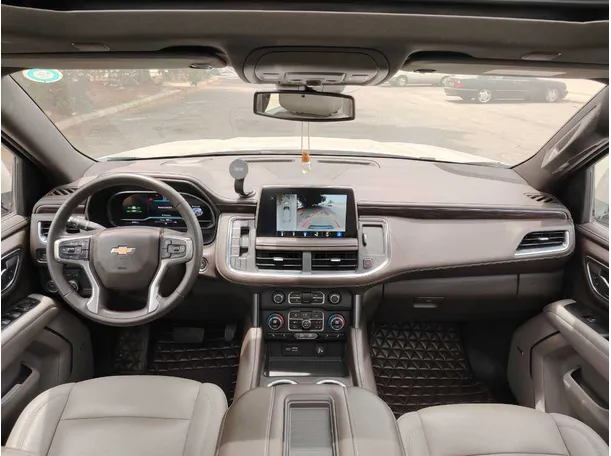 Car image 19