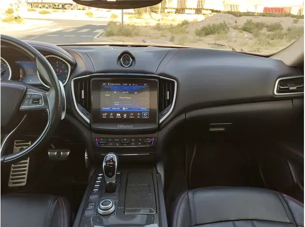 Car image 16