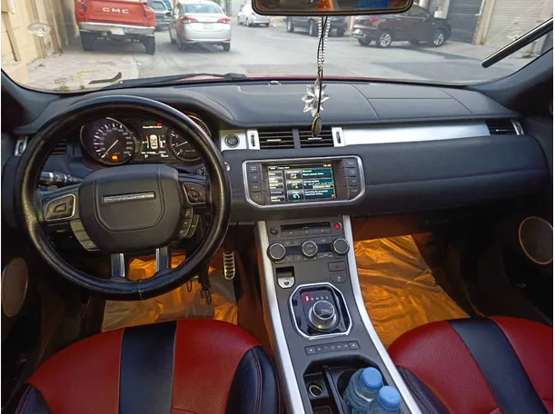 Car image 19
