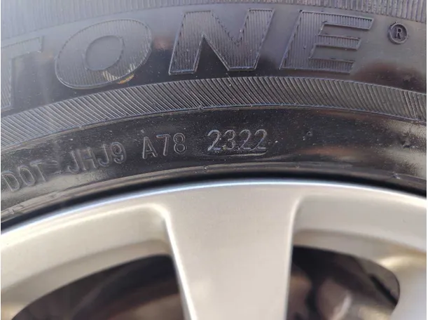 Car image 26