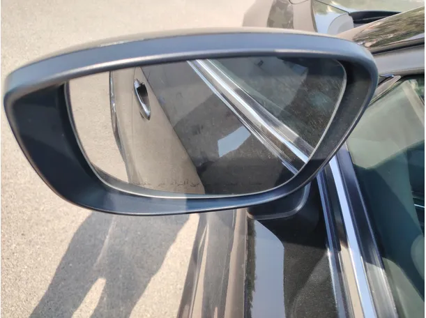 Car image 28