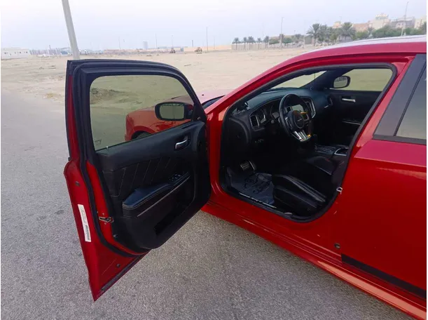 Car image 14