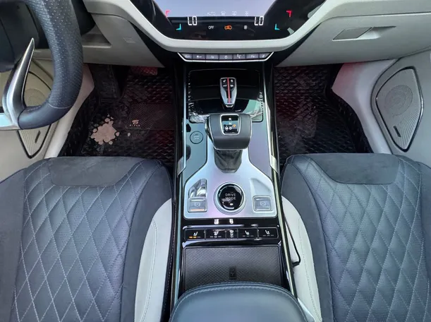 Car image 17