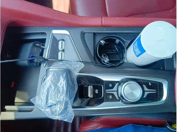 Car image 25