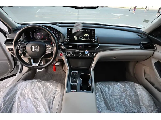 Car image 8