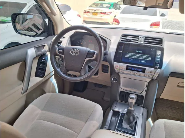 Car image 17