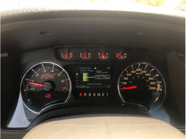 Car image 17