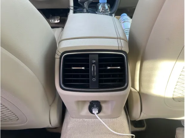 Car image 26