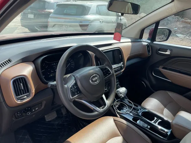 Car image 13