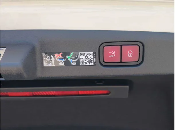 Car image 36