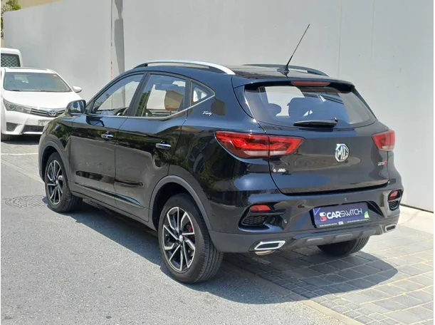 Car image 5