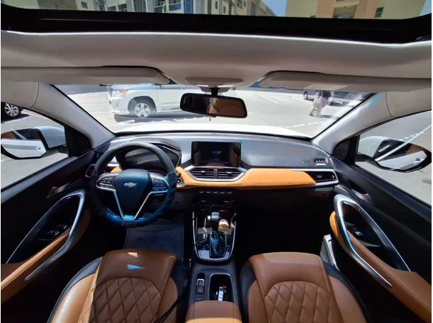 Car image 14