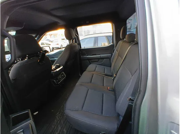 Car image 10