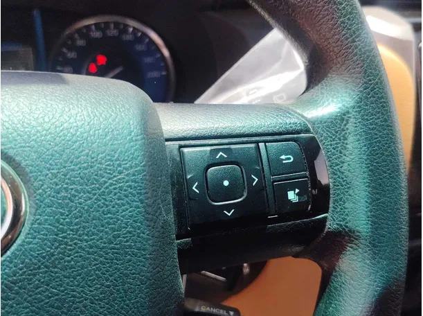 Car image 24