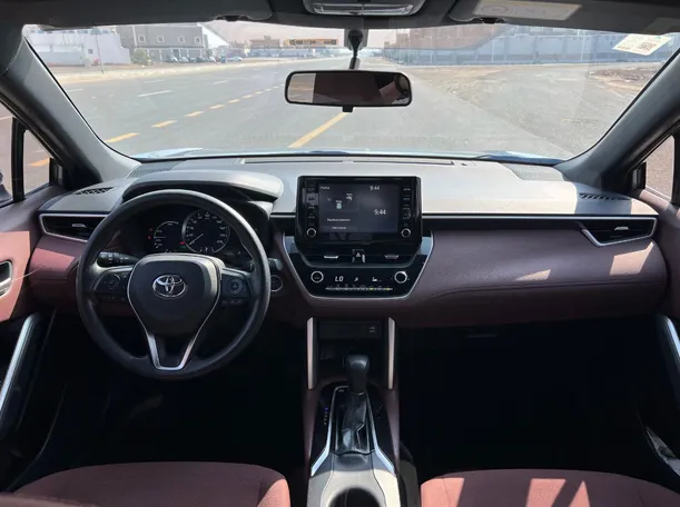 Car image 14
